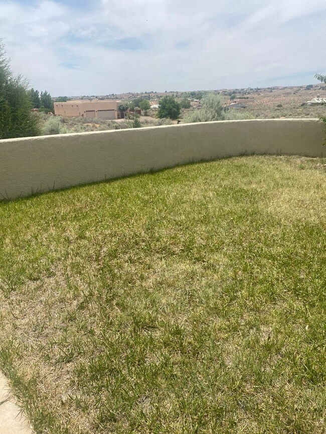 Building Photo - Beautiful home located in rio rancho