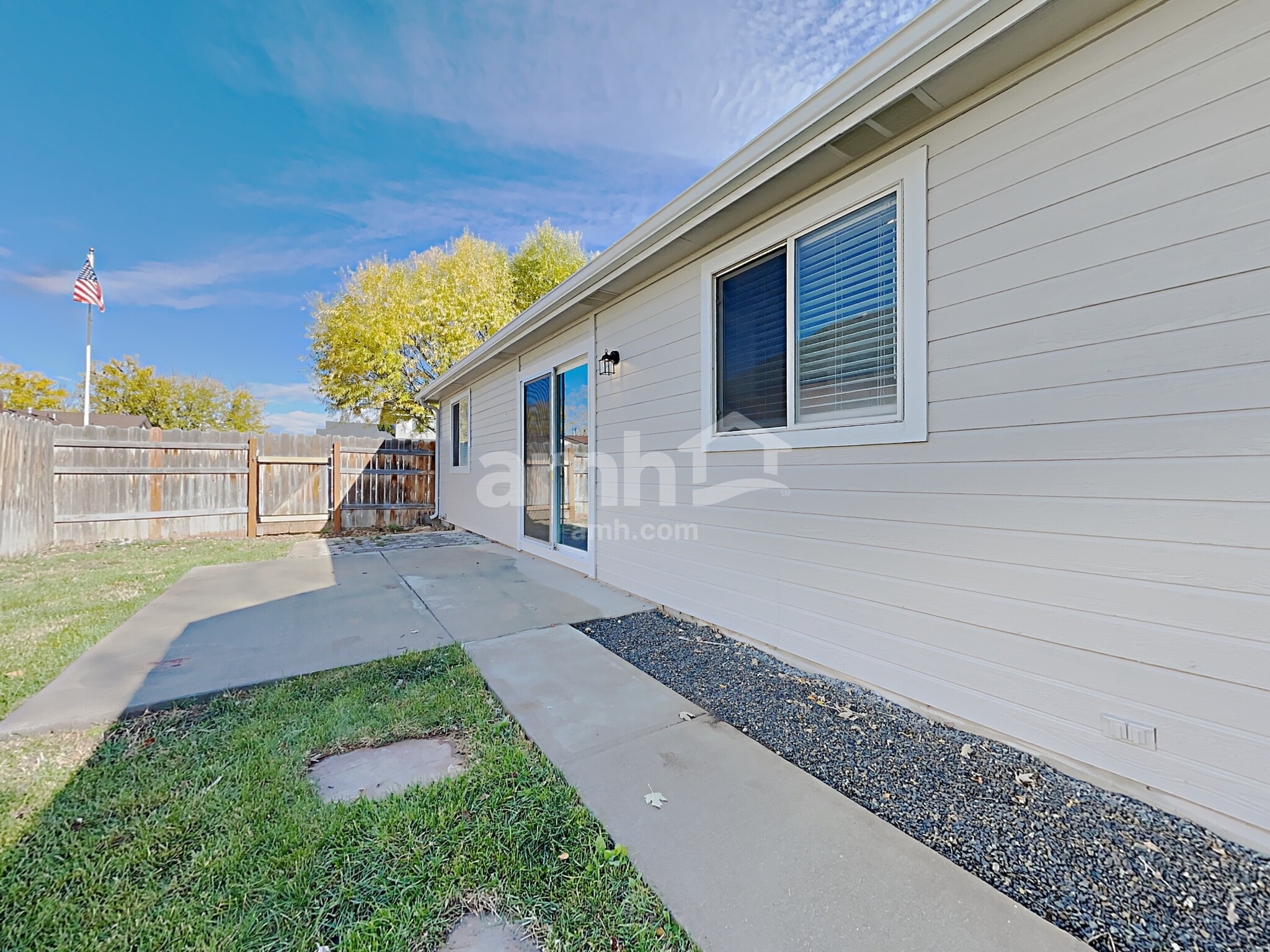 Building Photo - 1279 N Black Wolf Ave