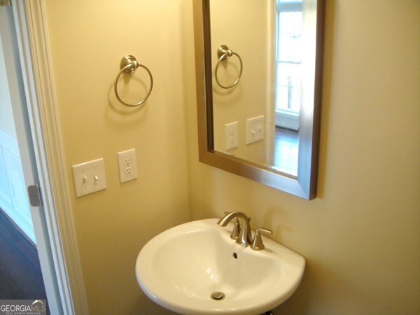 Building Photo - 4 War Admiral Ln