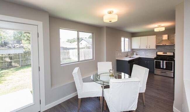 Building Photo - 917 Minturn Ln