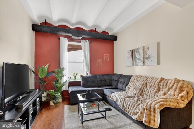 Building Photo - 825 N 29th St