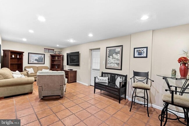 Building Photo - 42968 Chesterton St