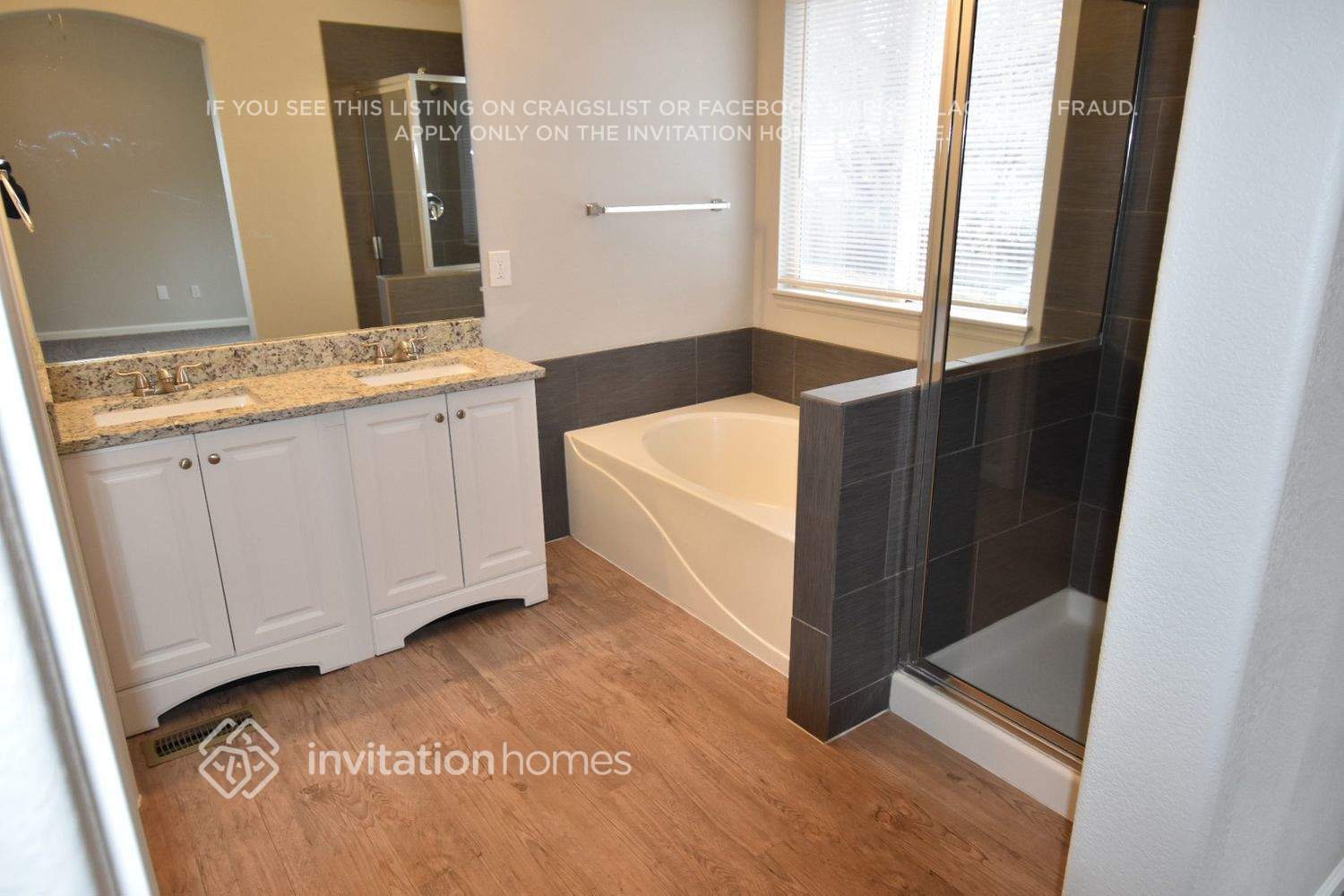 Building Photo - 8495 Bluegrass Cir