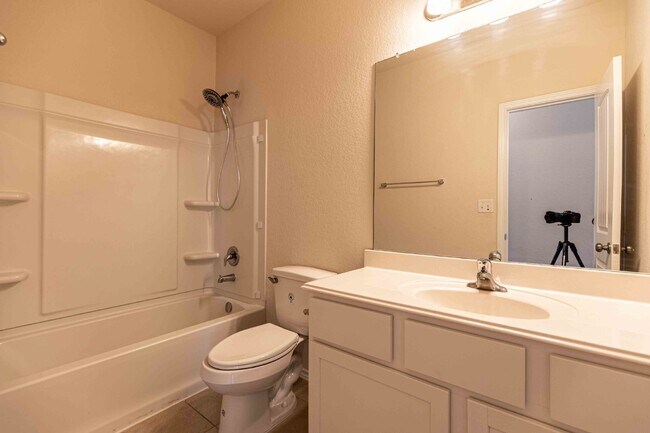 Building Photo - 11219 Pomona Park