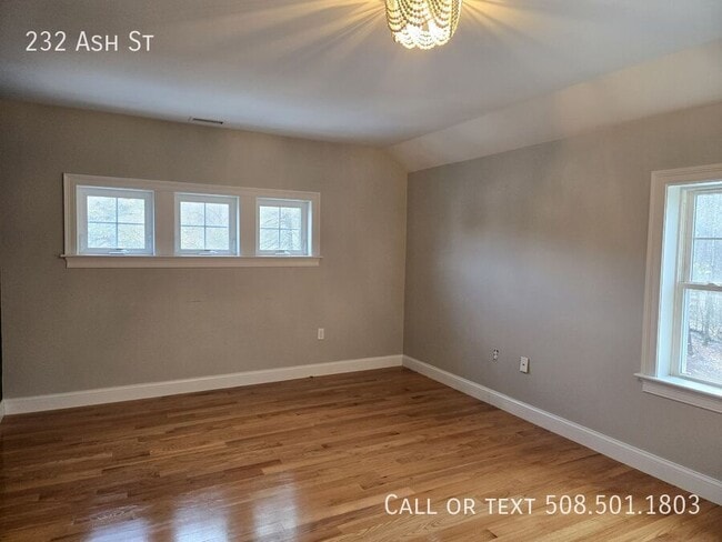 Building Photo - 232 Ash St