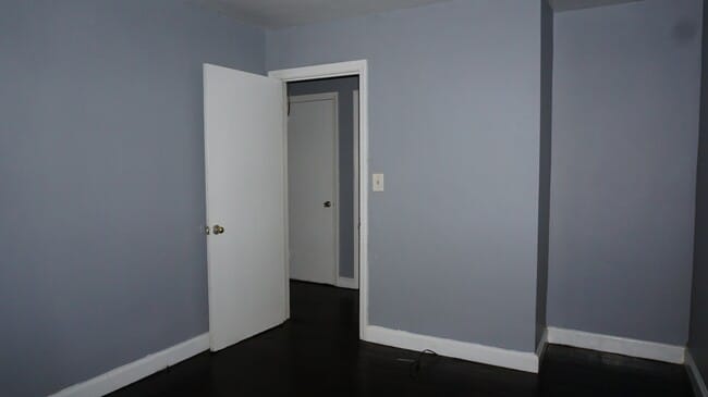 Building Photo - 2064 Seneca Dr