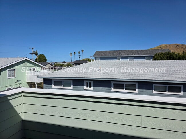 Building Photo - AVAILABLE NOW - 1 Bed, 1 Bath Morro Bay Apartment with Ocean View