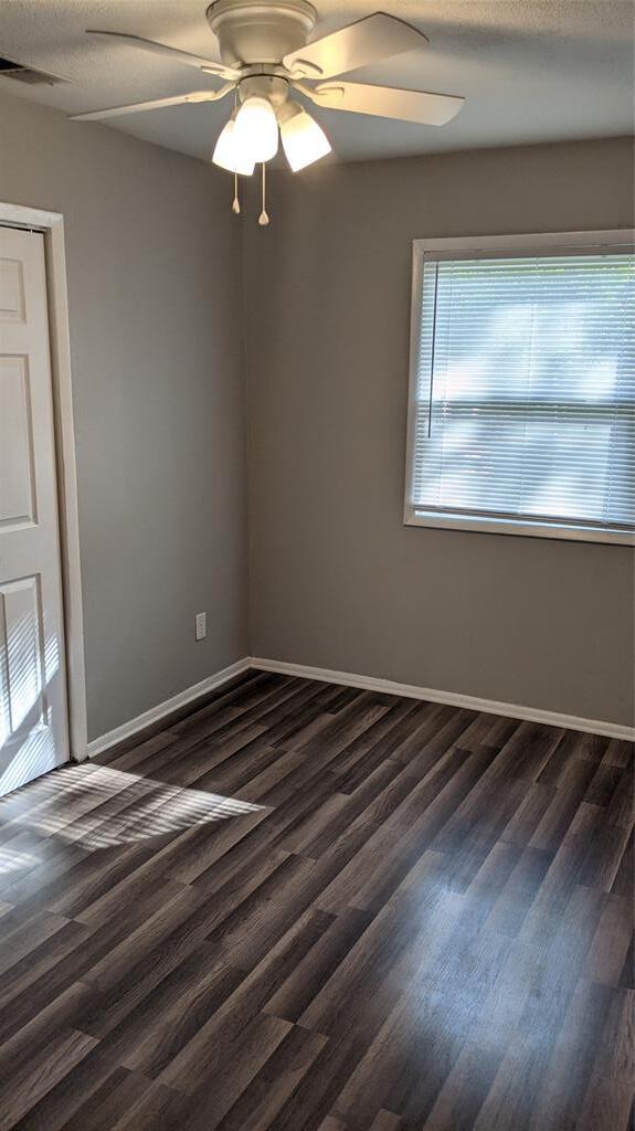 Building Photo - 204 3rd St