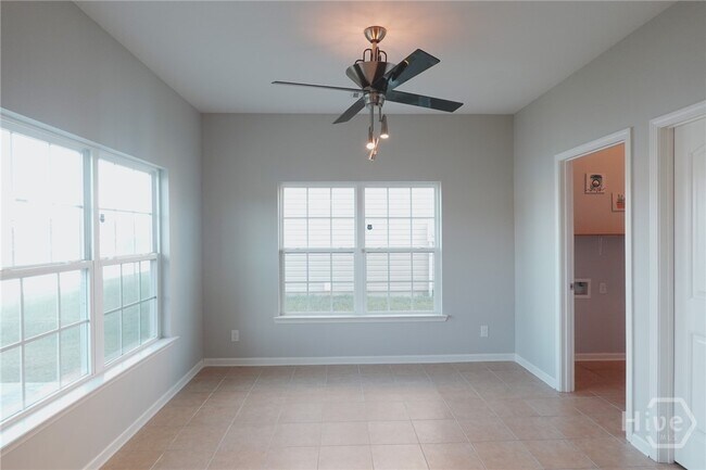 Building Photo - 25 Litchfield Dr