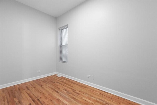 Building Photo - 2 bedroom in Chicago IL 60622
