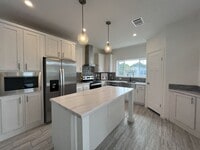 Building Photo - 557 Bimini Cay Cir