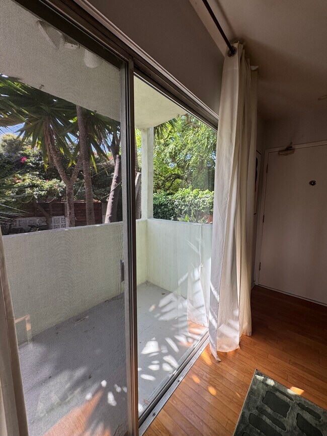 Building Photo - 33 Paloma Ave