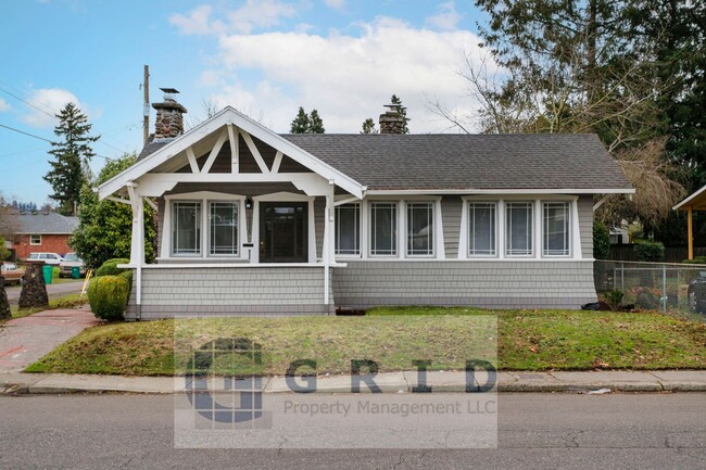 Building Photo - Charming 2 Bedroom Bungalow - Located in C...