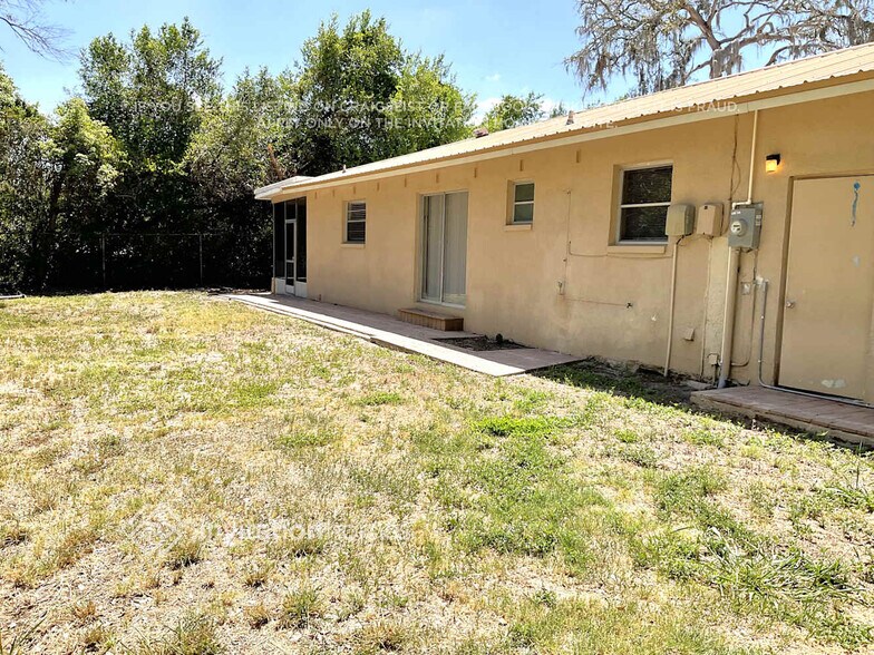 Building Photo - 7161 Lenape Cir