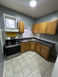 Building Photo - 46 Woodlawn Ave