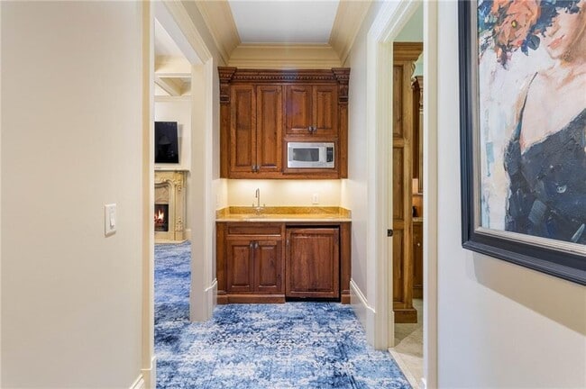 Building Photo - 4000 Heatherwood Way