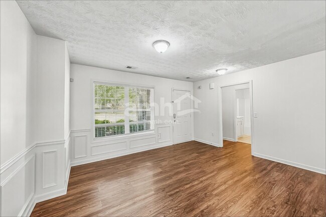 Building Photo - 282 Rockingham Dr