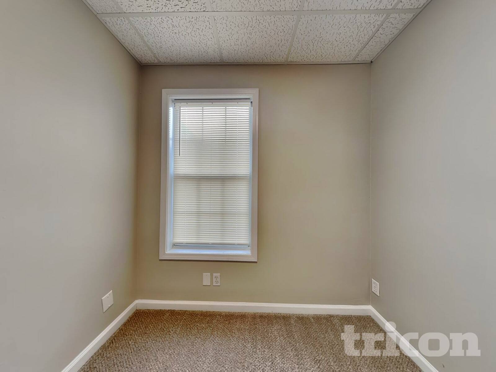 Building Photo - 1685 Nottingham Way