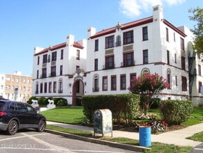 Building Photo - 218 2nd Ave