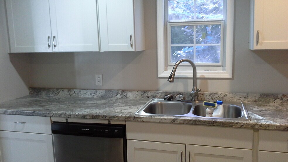 Building Photo - 2593 Nancelon Cir N