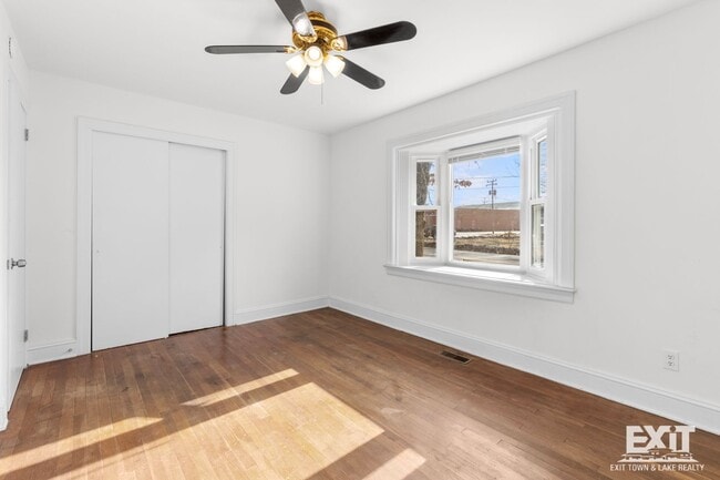 Building Photo - Welcome to your 2 bedroom, 1 bath home in South Hill!