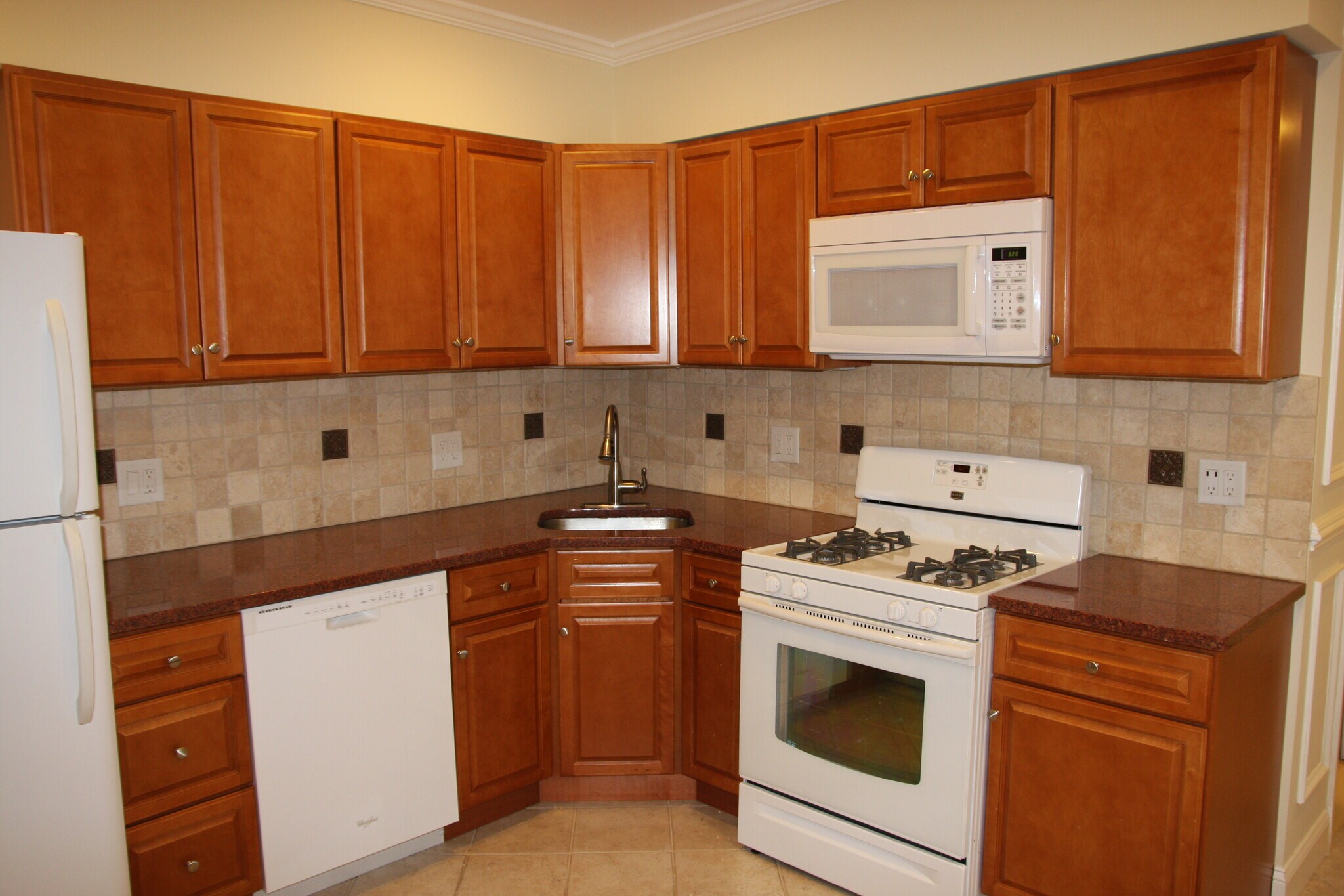 Building Photo - 46 W Main St