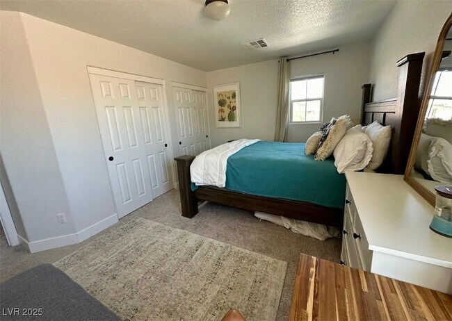 Building Photo - 11057 Village Ridge Ln
