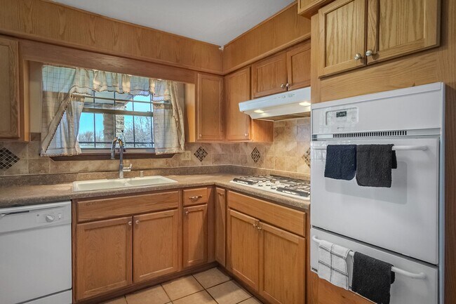 Building Photo - Adobe beauty in New Mexico South County Valley