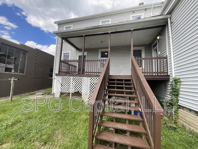 Building Photo - 7402 Lincoln Way W