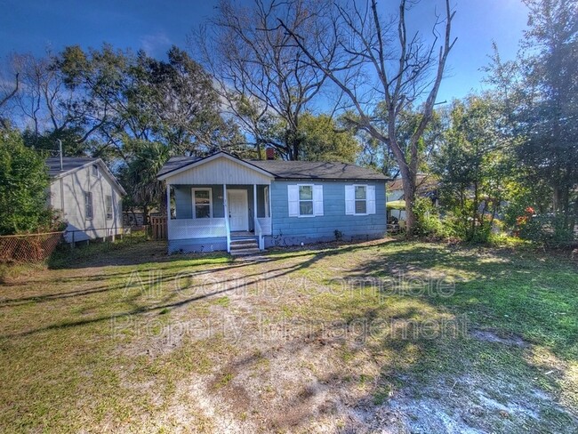 Primary Photo - 215 Cherokee St