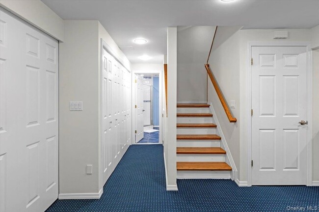 Building Photo - 35 Auden Ave