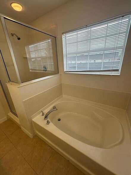 Building Photo - 9189 Camden Gardens St