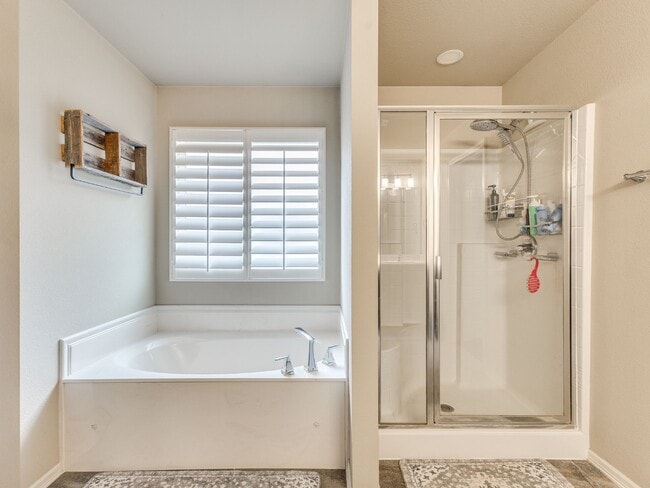 Building Photo - 2606 W Baton Rouge Pl