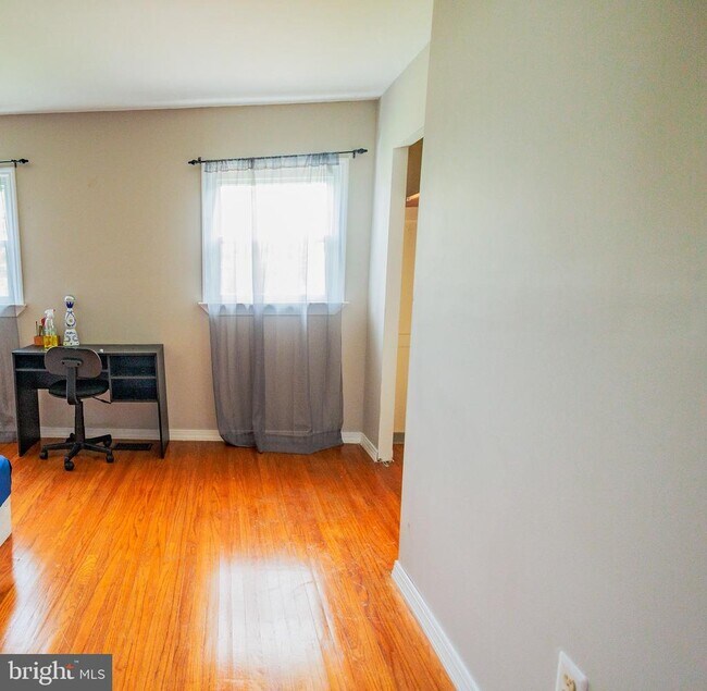 Building Photo - 300 MacClelland Ave