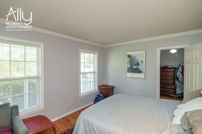 Building Photo - 2733 Southern Hills Ct