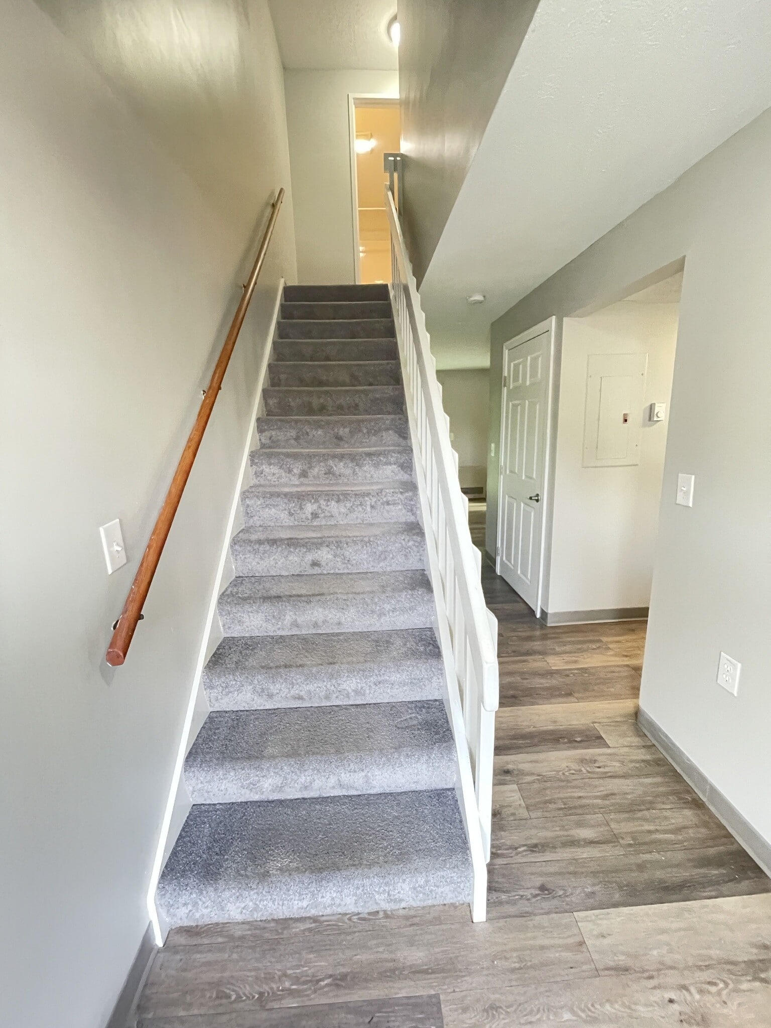 Building Photo - 2 Pin Oak Dr