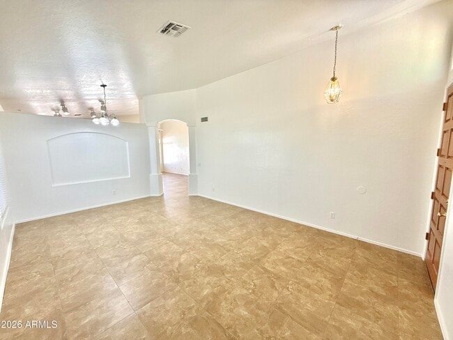 Building Photo - 13896 W Wilshire Dr