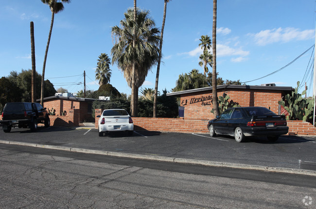 Primary Photo - El Monterey Apartments