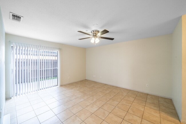Building Photo - 7847 Green Lawn Dr