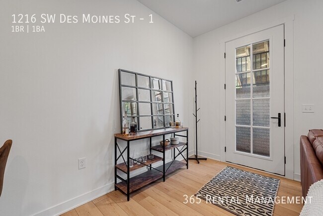 Building Photo - 1216 SW Des Moines St