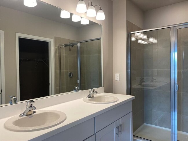 Building Photo - 16070 Bridle Rdg St