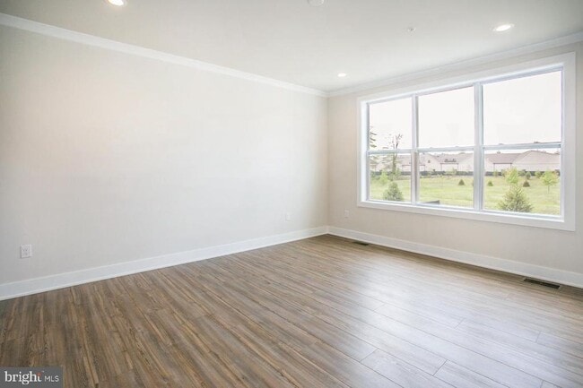 Building Photo - 665 Levering St