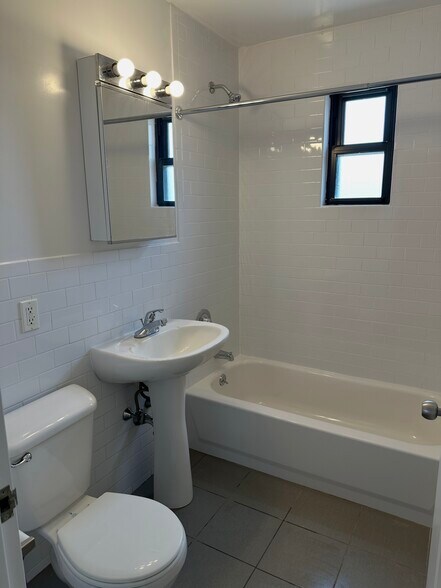 Building Photo - 3156 31st St