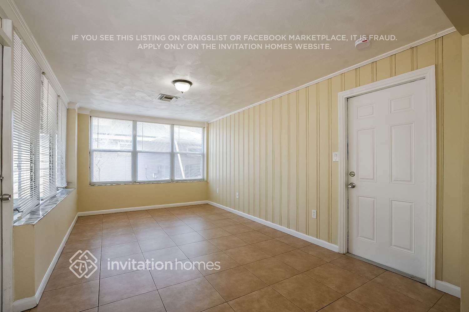 Building Photo - 411 W Charlotte Ave