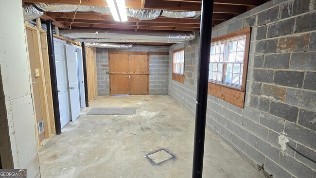 Building Photo - 4270 E Hamill Dr