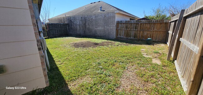 Building Photo - 6214 Manresa Dr