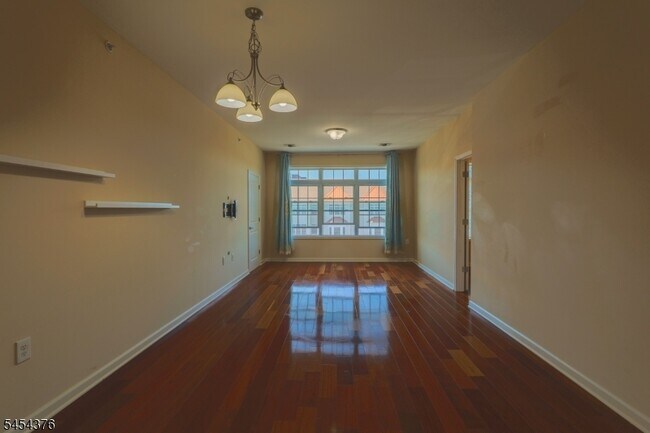 Building Photo - 104 E Elizabeth Ave