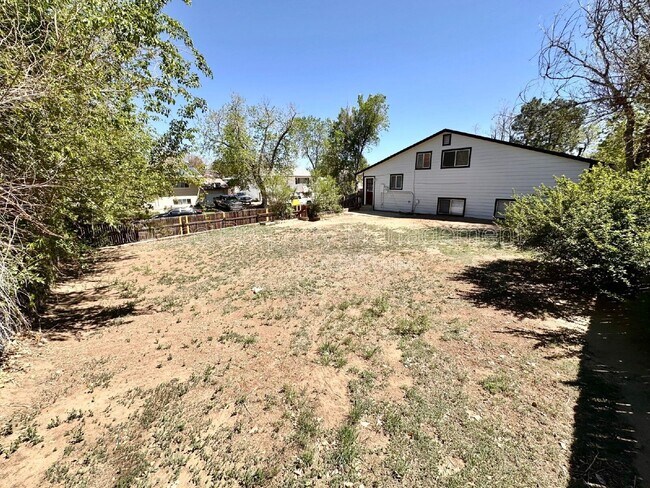 Building Photo - 2241 Dawson Cir