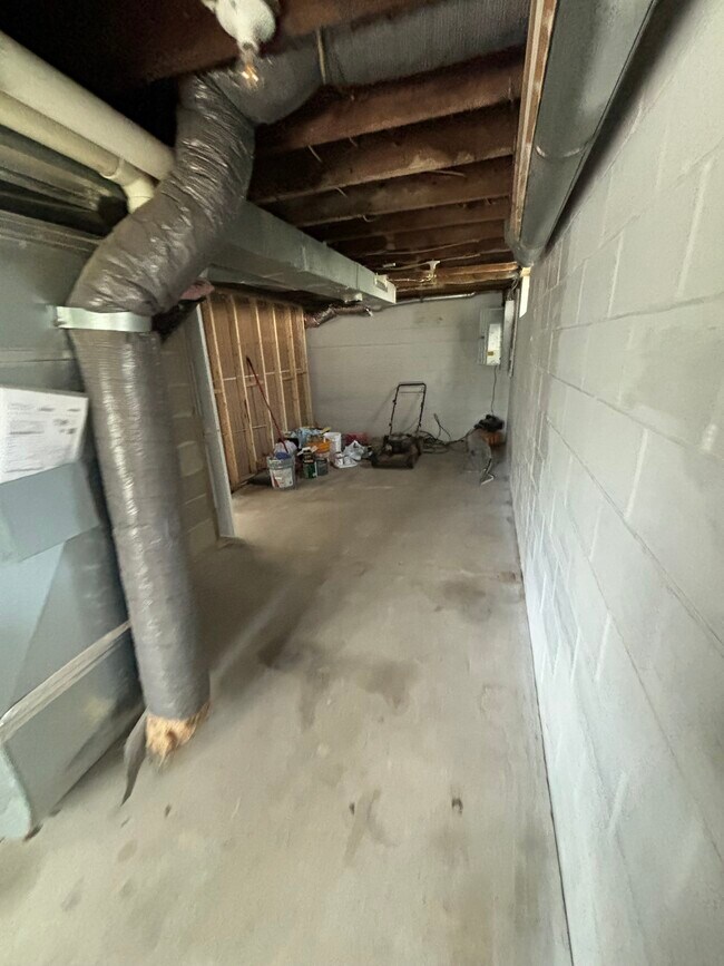 Building Photo - 1170 Stoughton Ave