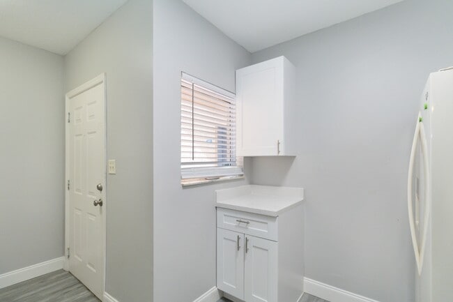 Building Photo - 521 Villa Del Sol Cir